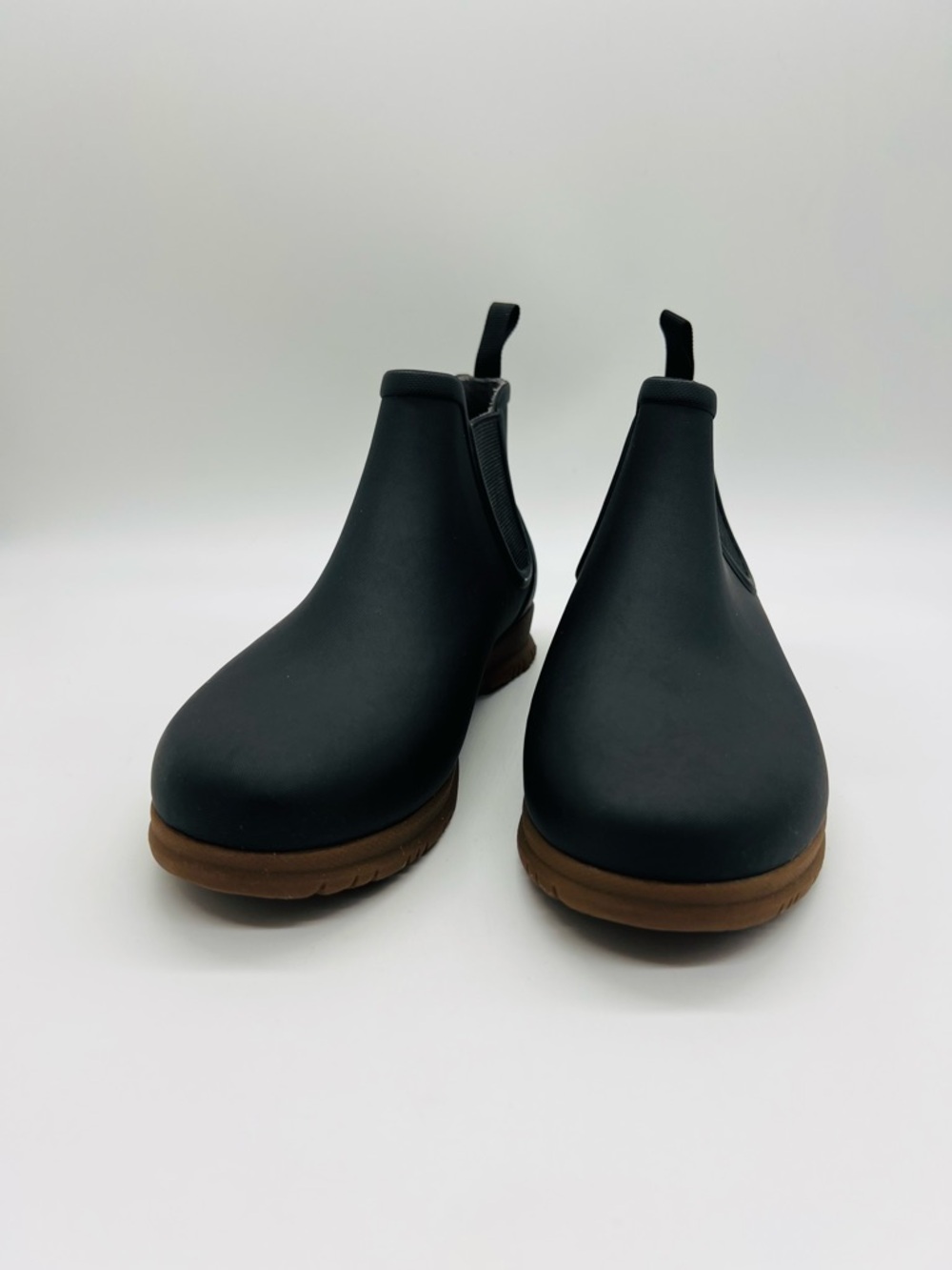 Bogs Women’s Black Chelsea Sweet Pea Rain Boots with Brown Sole Size 7